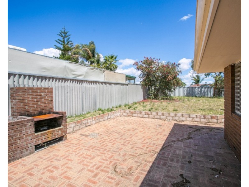 12 Hull Way, Beechboro WA 6063