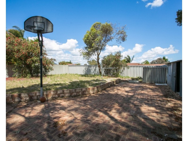 12 Hull Way, Beechboro WA 6063