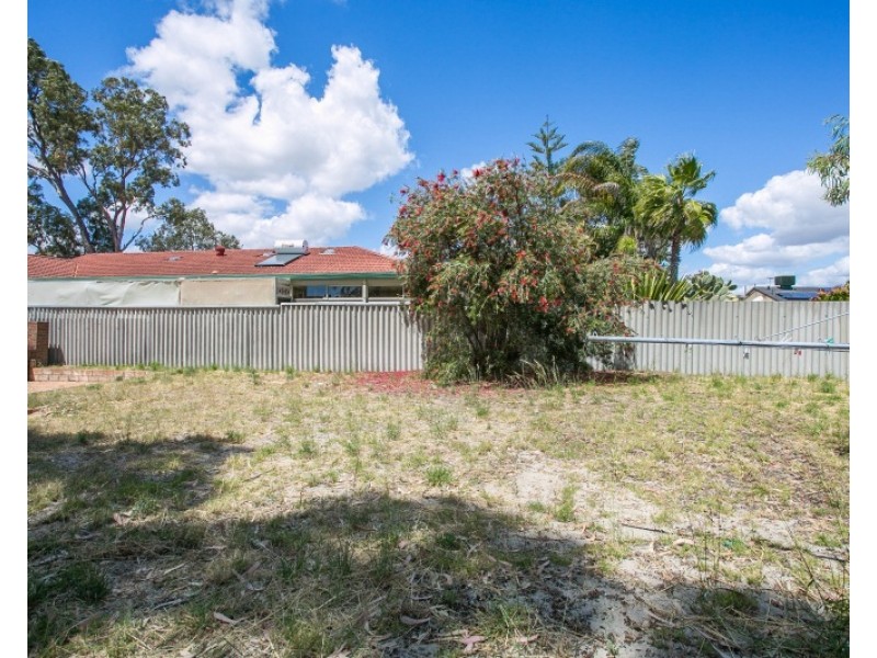 12 Hull Way, Beechboro WA 6063