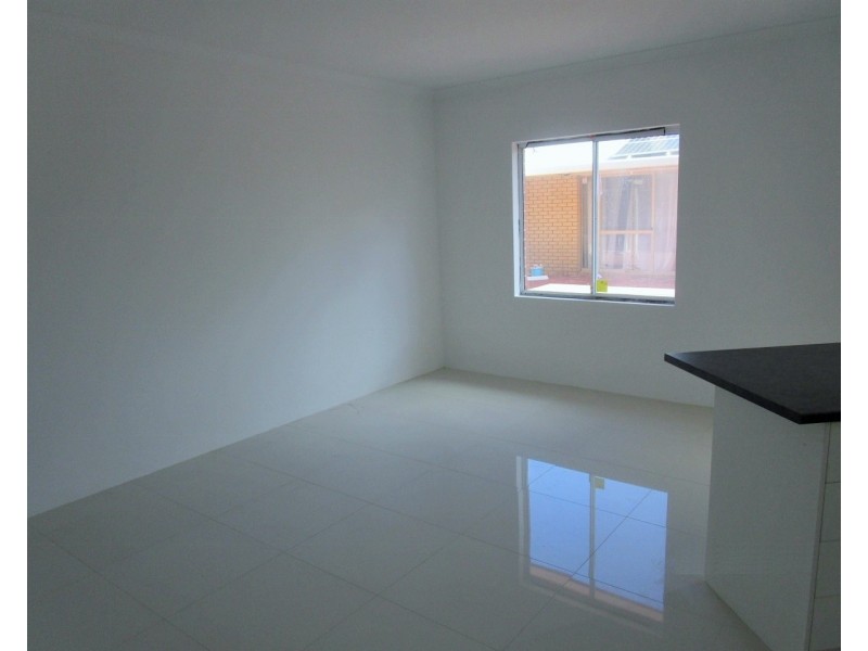 2A/4 Lune Close, Beechboro WA 6063