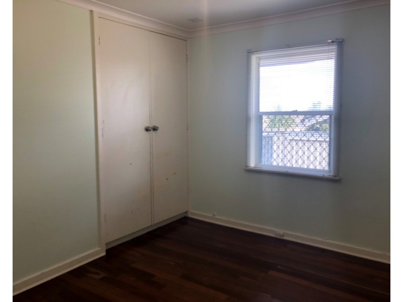 13 Caladenia Way, Koongamia WA 6056