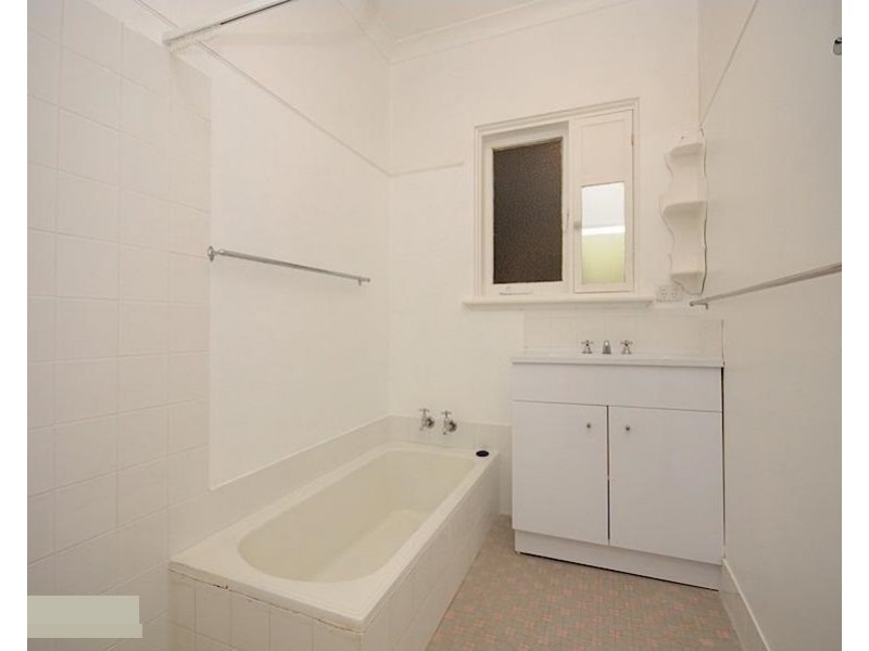 5 Mcglew Street, Eden Hill WA 6054