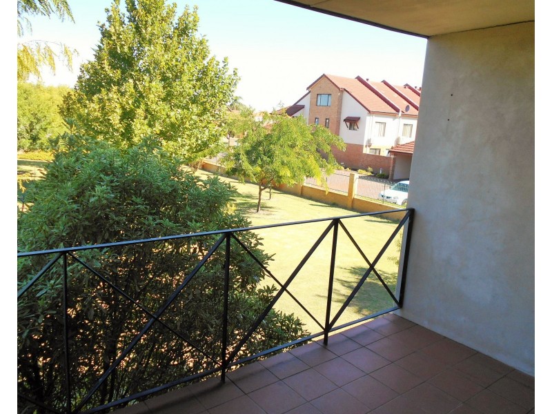 24/20 Gochean Avenue, Bentley WA 6102