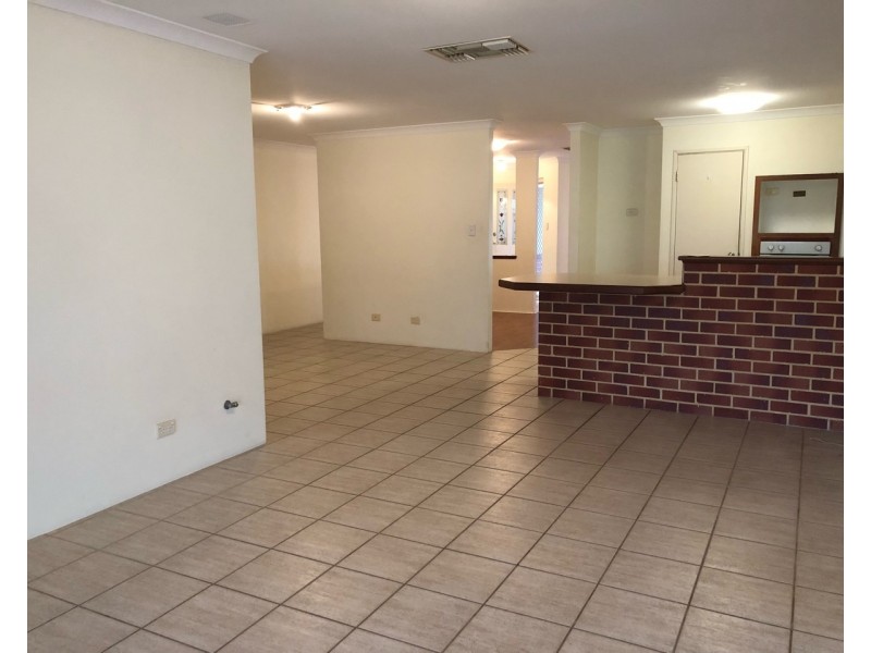 6 Deerina Green, Alexander Heights WA 6064