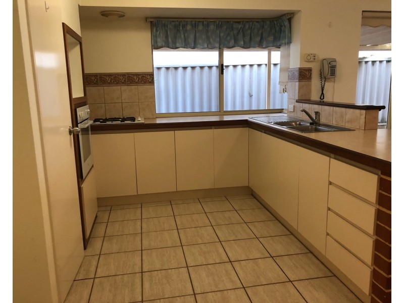 6 Deerina Green, Alexander Heights WA 6064