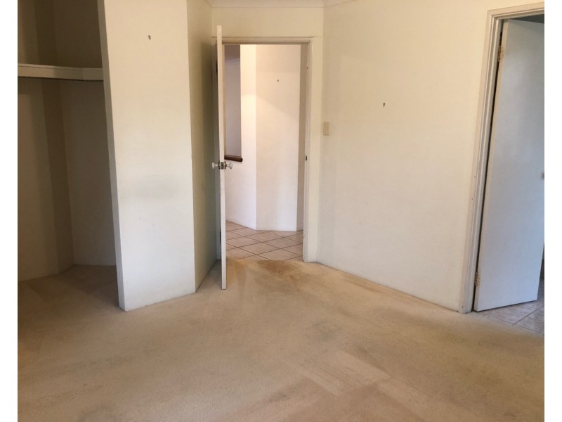 6 Deerina Green, Alexander Heights WA 6064