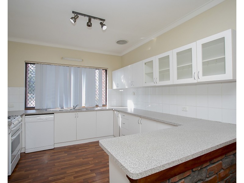 15 Ledger Street, Warnbro WA 6169