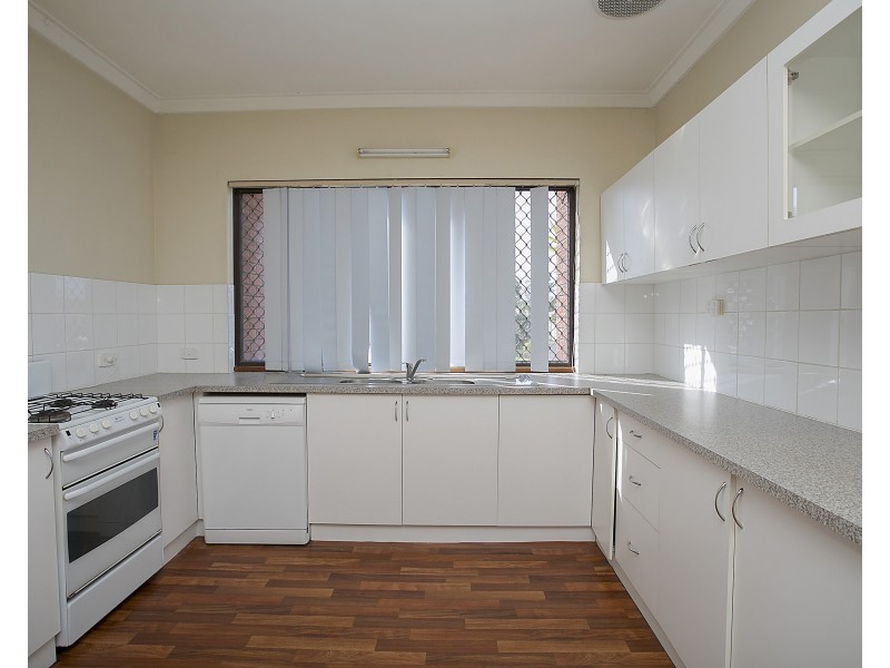 15 Ledger Street, Warnbro WA 6169