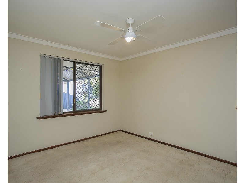 15 Ledger Street, Warnbro WA 6169