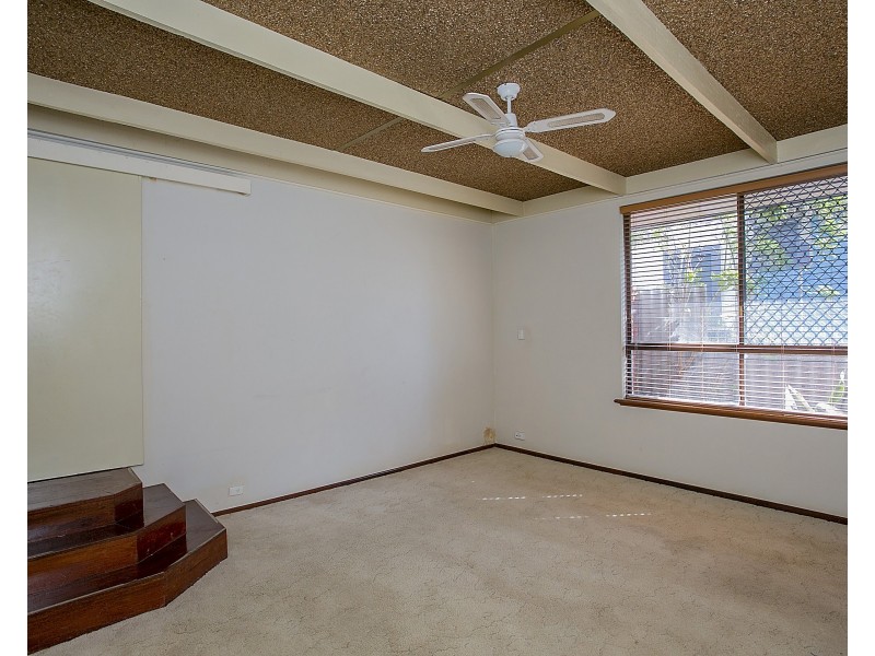 15 Ledger Street, Warnbro WA 6169