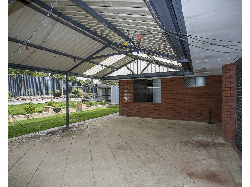 15 Ledger Street, Warnbro WA 6169