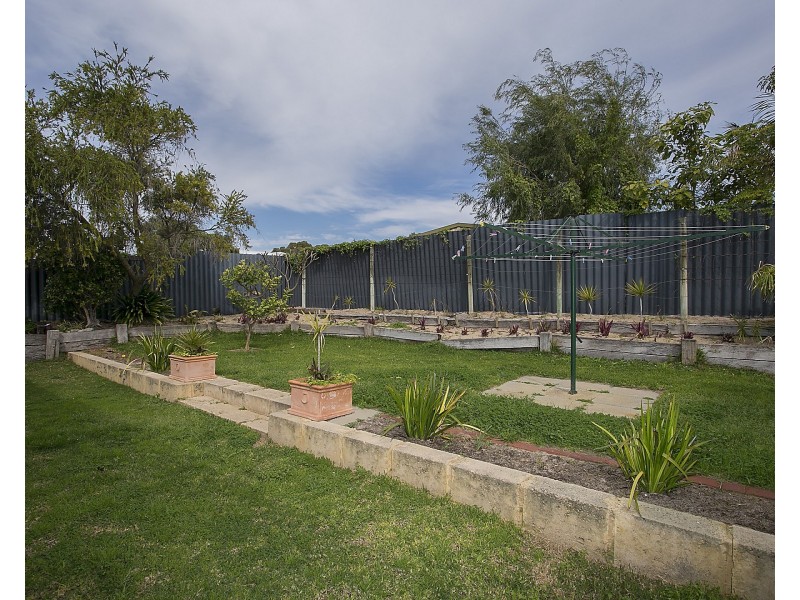 15 Ledger Street, Warnbro WA 6169