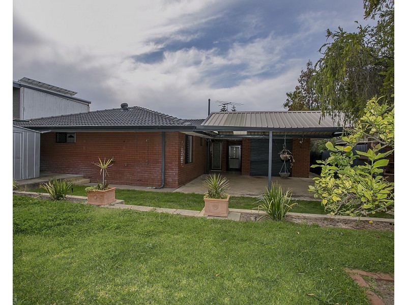 15 Ledger Street, Warnbro WA 6169