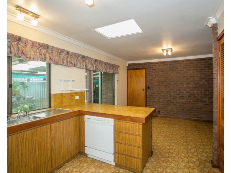 26 Clarke Street, East Cannington WA 6107