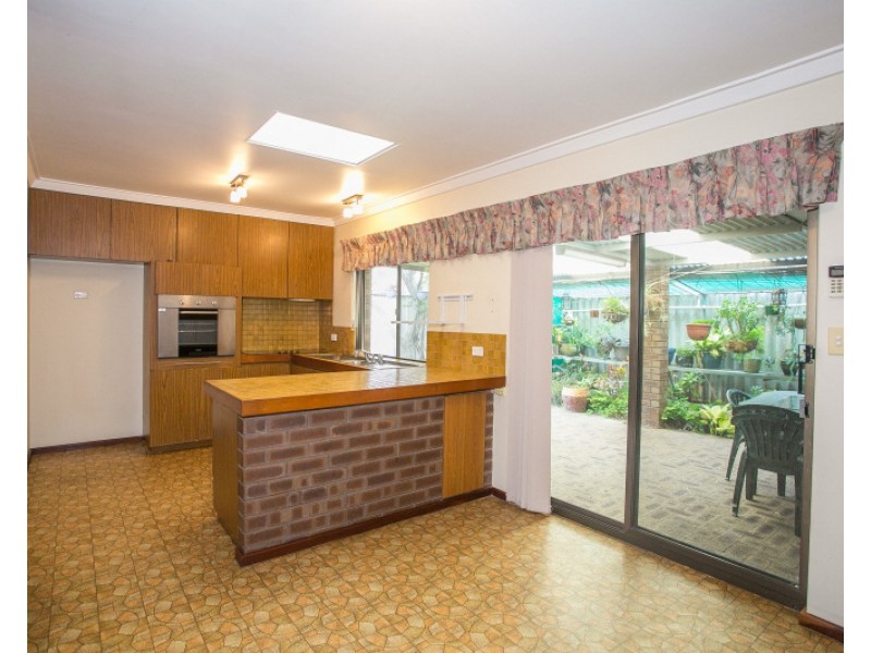26 Clarke Street, East Cannington WA 6107