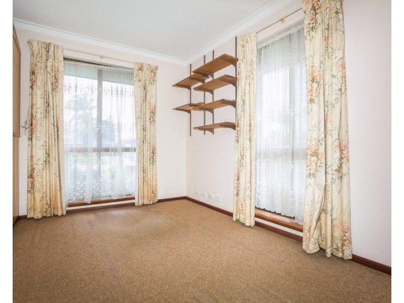 26 Clarke Street, East Cannington WA 6107