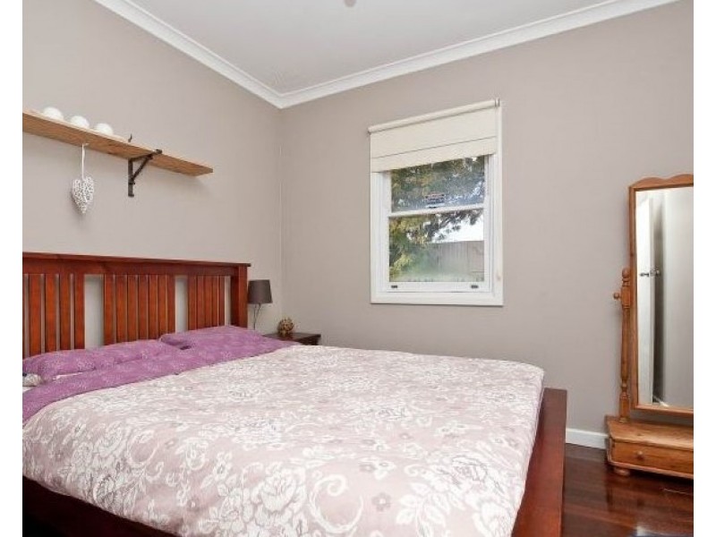 8 Feredy Street, Embleton WA 6062