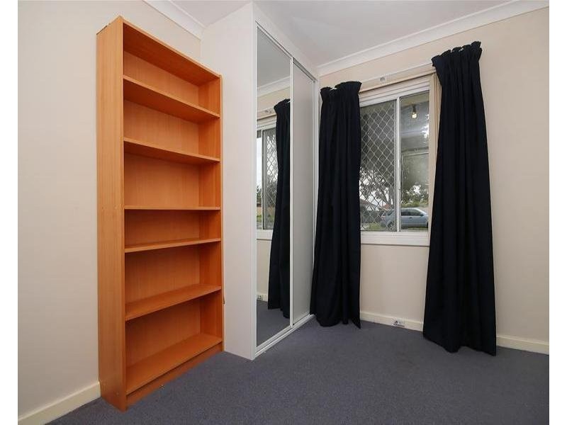 6 Keeley Way, Girrawheen WA 6064