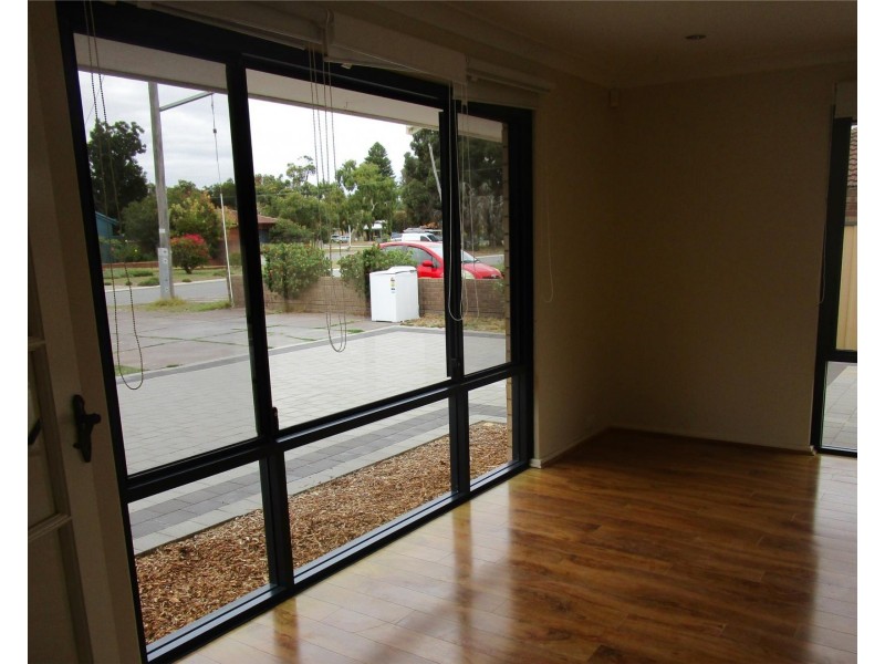 6 Oak Tree Court, Langford WA 6147