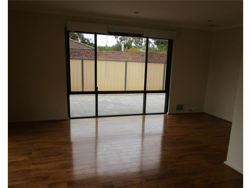 6 Oak Tree Court, Langford WA 6147