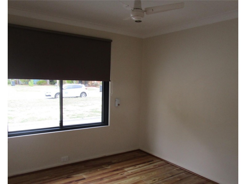 6 Oak Tree Court, Langford WA 6147