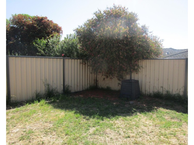 6 Oak Tree Court, Langford WA 6147