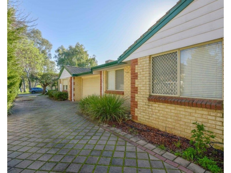 2/33 Holmesdale Road, Woodbridge WA 6056