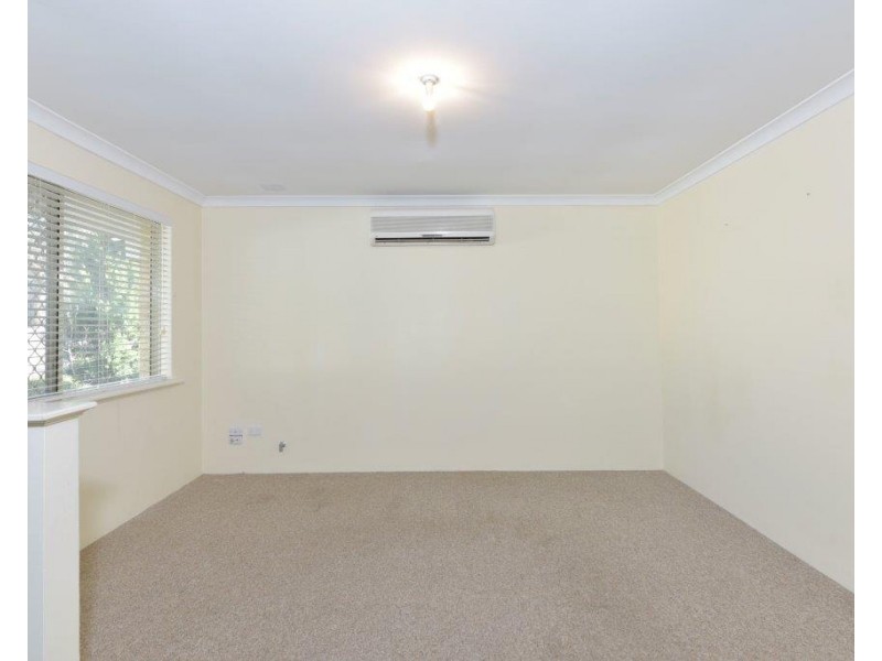 2/33 Holmesdale Road, Woodbridge WA 6056