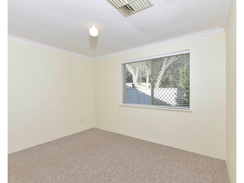 2/33 Holmesdale Road, Woodbridge WA 6056