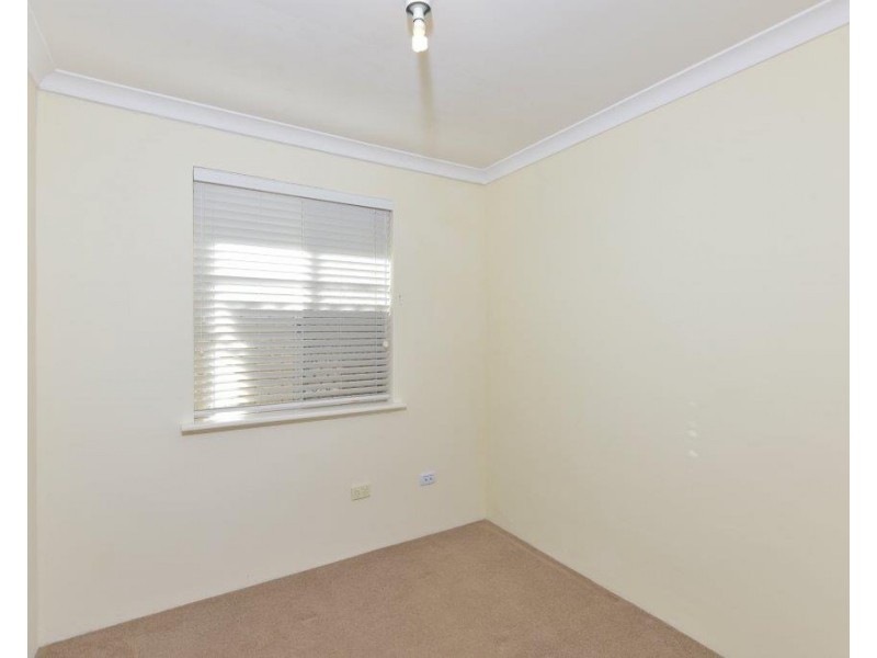 2/33 Holmesdale Road, Woodbridge WA 6056