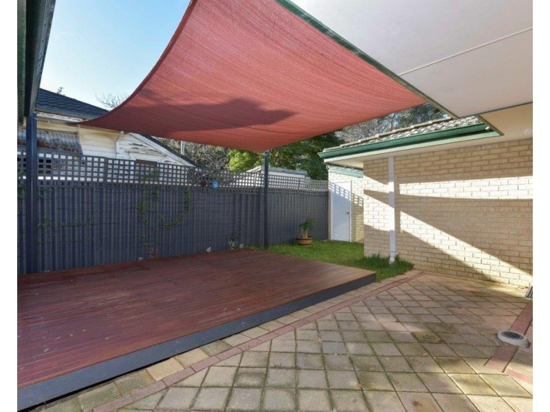 2/33 Holmesdale Road, Woodbridge WA 6056