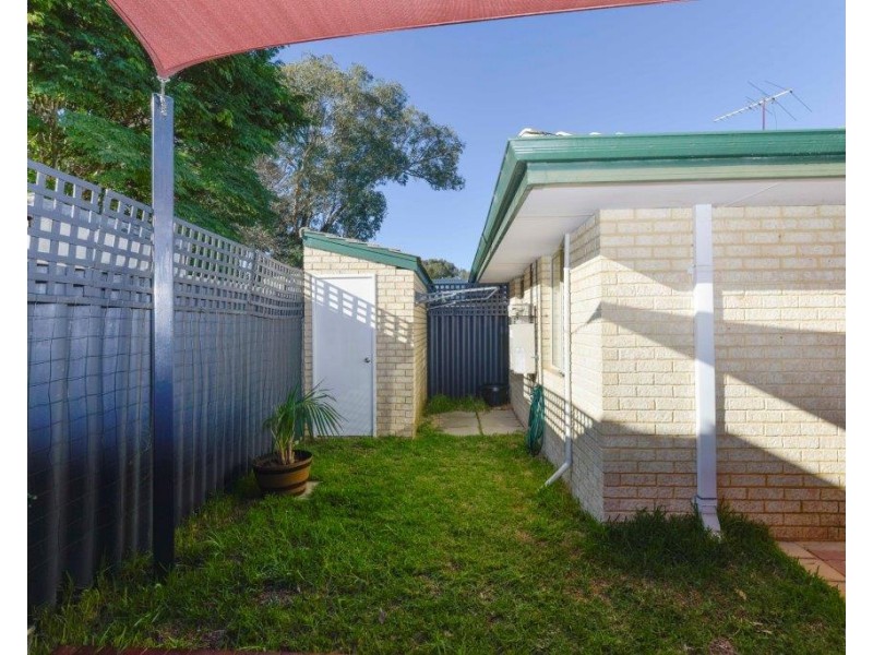 2/33 Holmesdale Road, Woodbridge WA 6056