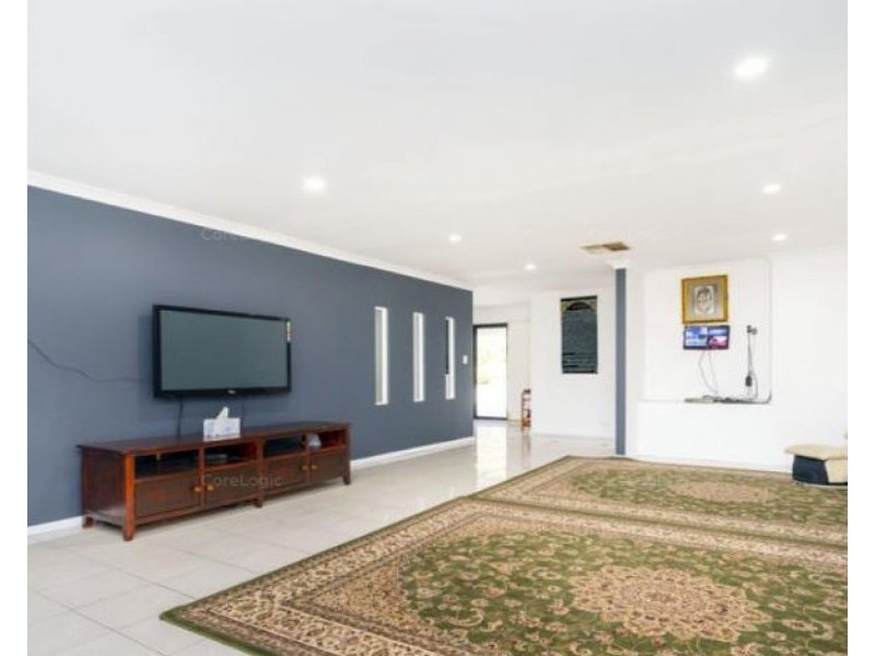 16 Dampier Loop, Mirrabooka WA 6061