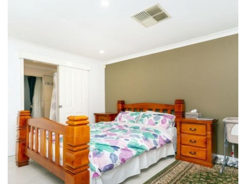 16 Dampier Loop, Mirrabooka WA 6061