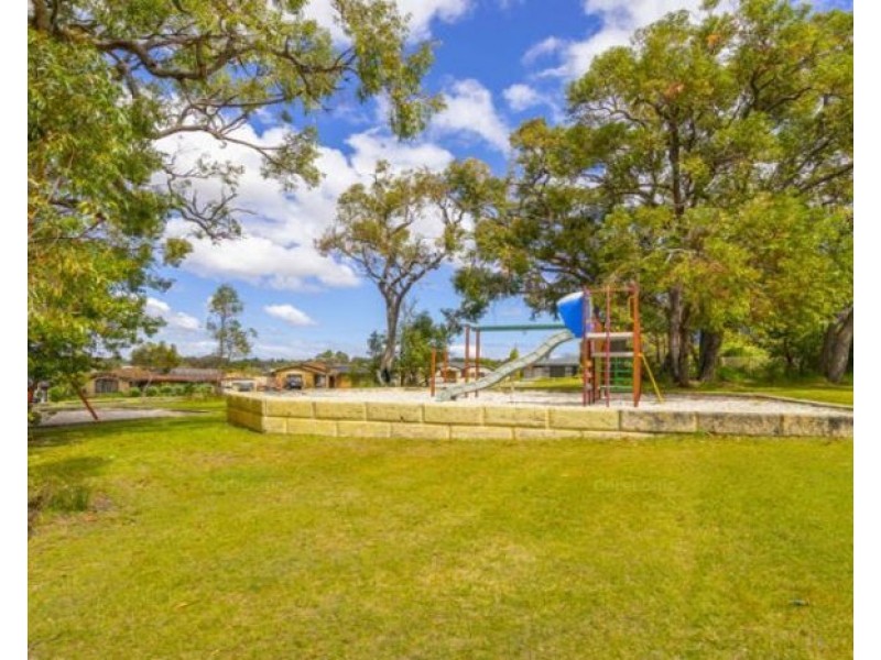 16 Dampier Loop, Mirrabooka WA 6061
