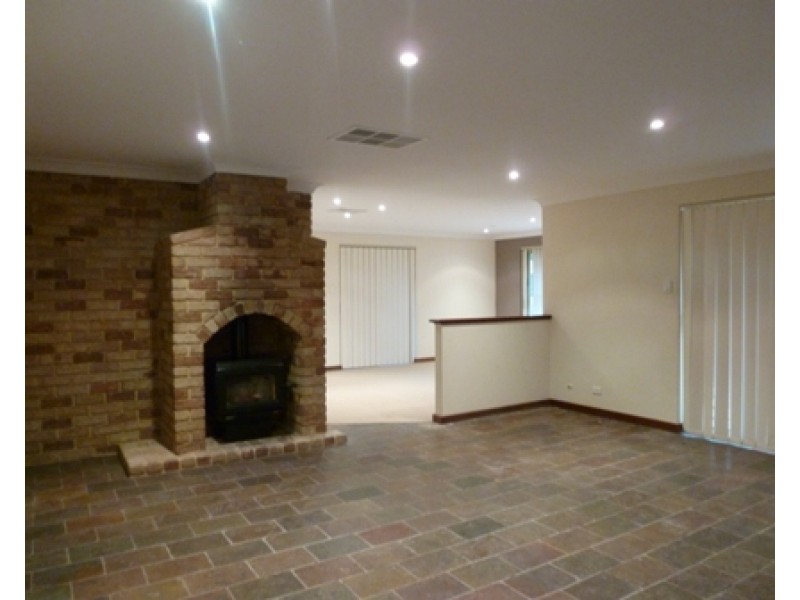 22 Marianne Way, Alexander Heights WA 6064