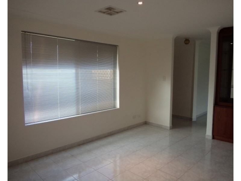 2 Satellite Retreat, Kiara WA 6054