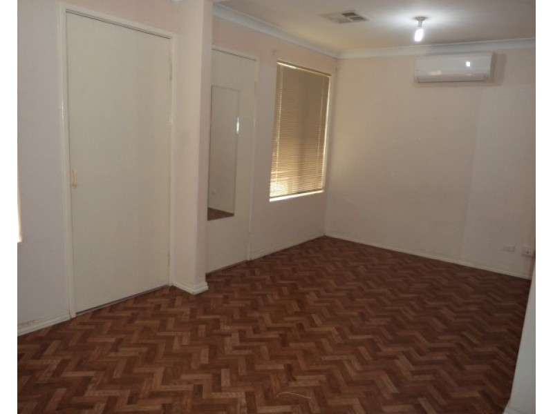 2 Satellite Retreat, Kiara WA 6054