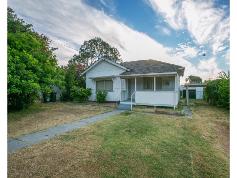 3 Kalara Way, Koongamia WA 6056