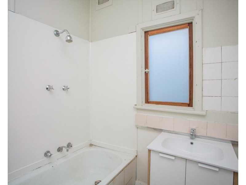 3 Kalara Way, Koongamia WA 6056