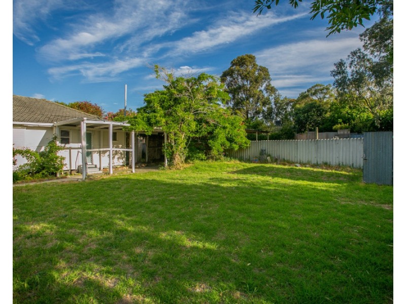 3 Kalara Way, Koongamia WA 6056