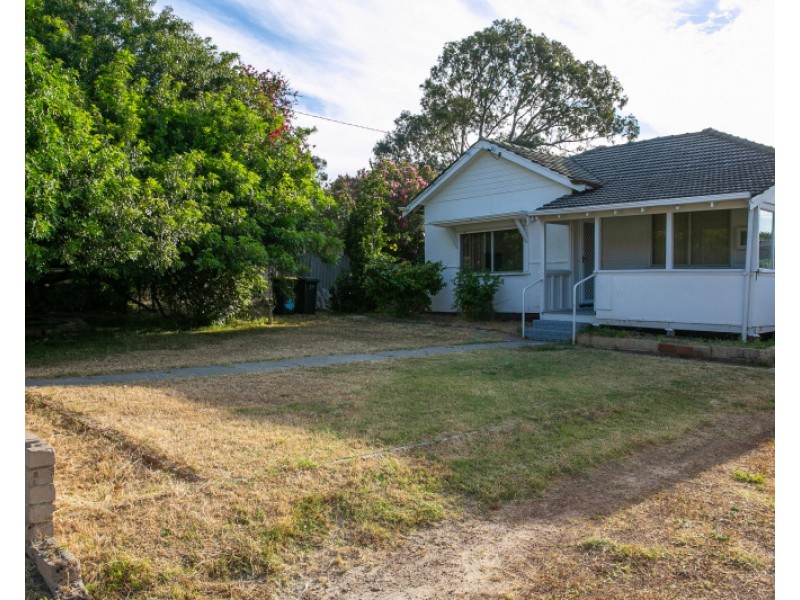 3 Kalara Way, Koongamia WA 6056
