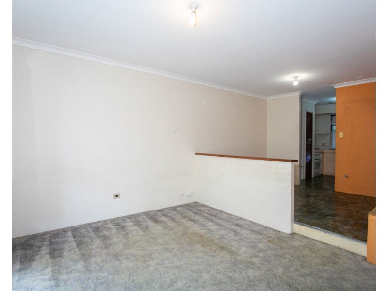 6 Eddy Close, Leda WA 6170