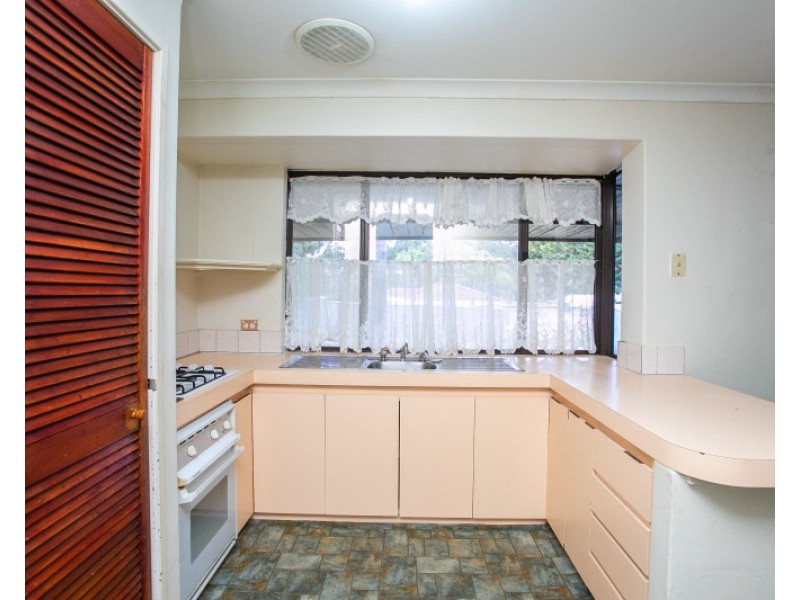 6 Eddy Close, Leda WA 6170