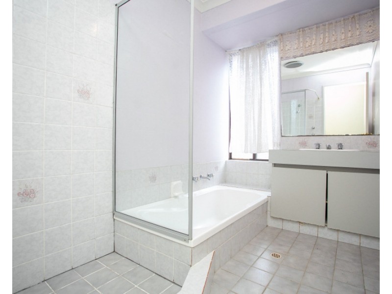 6 Eddy Close, Leda WA 6170