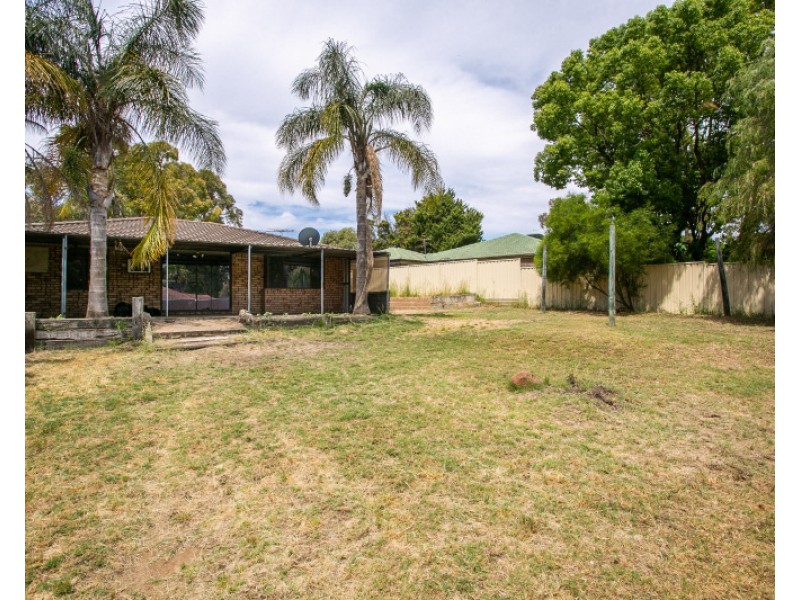 6 Eddy Close, Leda WA 6170