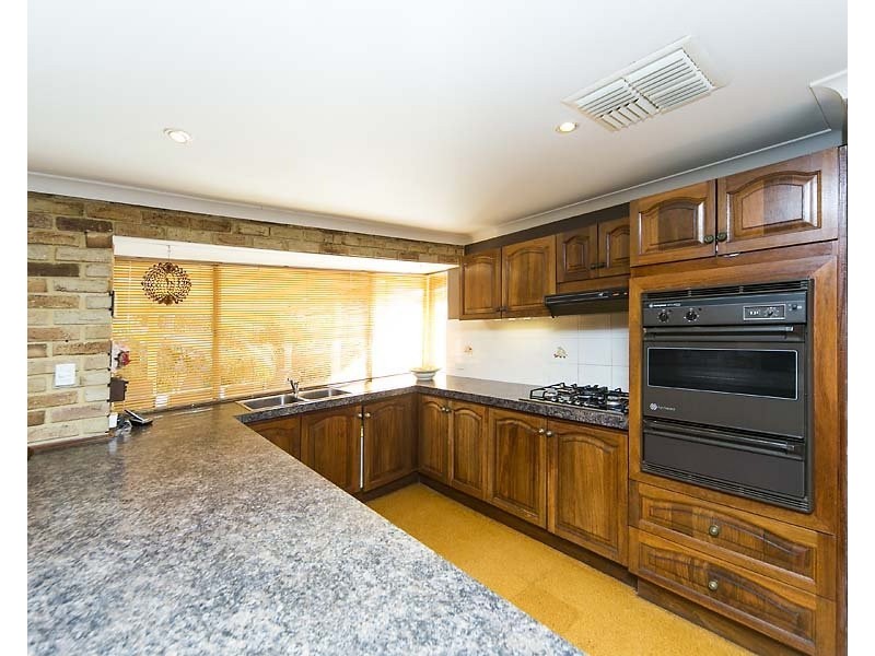 15 Tropical Gardens, Ballajura WA 6066