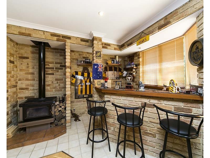 15 Tropical Gardens, Ballajura WA 6066
