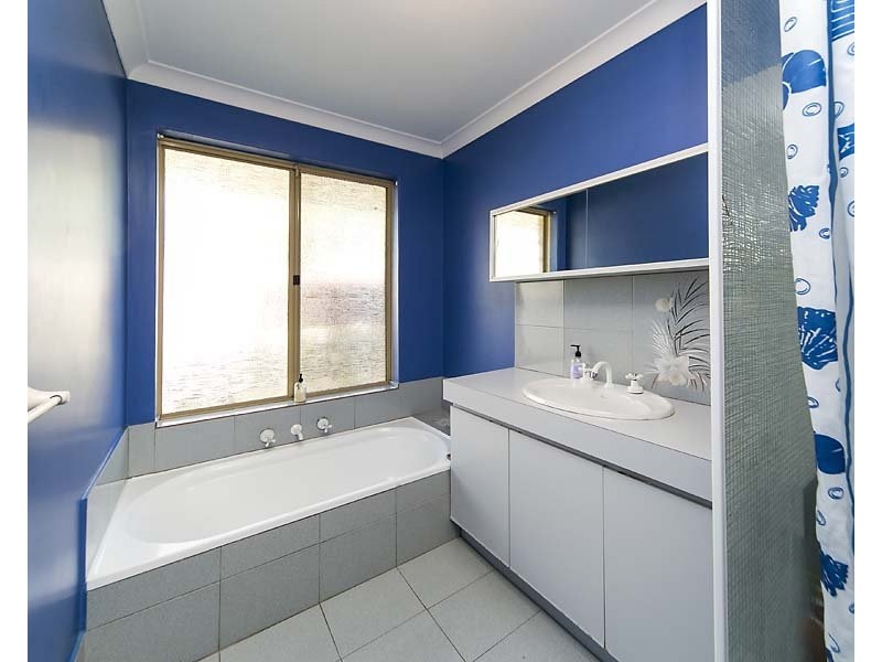 15 Tropical Gardens, Ballajura WA 6066