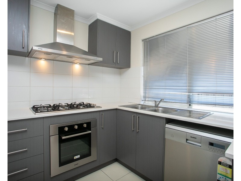 6 Donatti Retreat, Caversham WA 6055